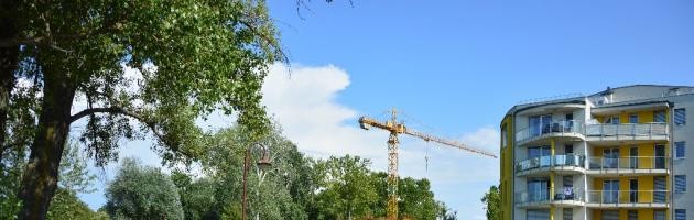 „Falazzák” előlünk a Balatont: Siófokon most 700 lakás épül 