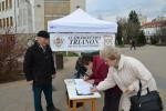 Tavaszi hadjárat: aláírásokat gyűjtenek a siófoki Fő téren is